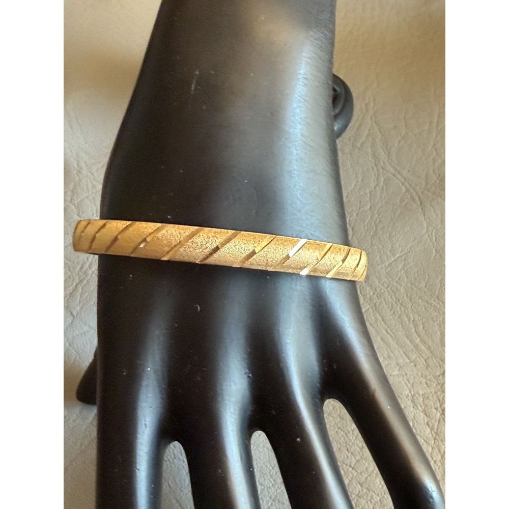 Monet Vintage‎ Gold Tone Etched Bangle Bracelet Textured Classic Sz 8.25"
